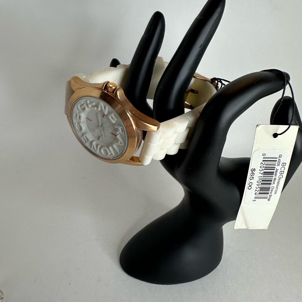 BGCG Women's White and Gold Tone Watch BGCG - Picture 1 of 3